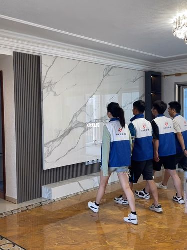 探秘佛山浩镜岩板背景墙工厂 润睬浩网络的匠心与创新